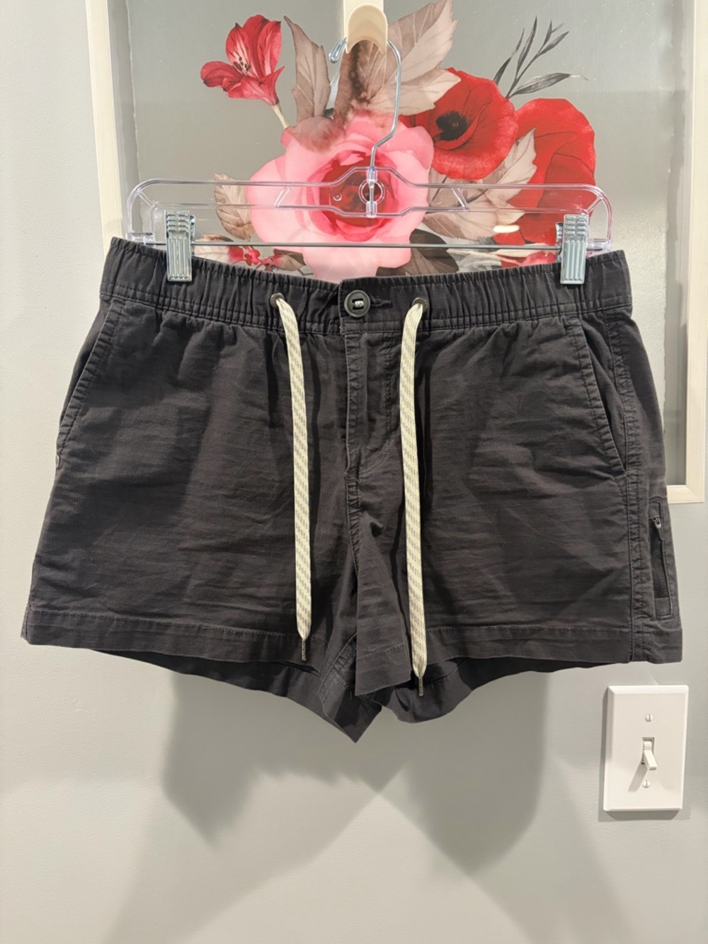 Vuori Charcoal Ripstop Shorts Size Small